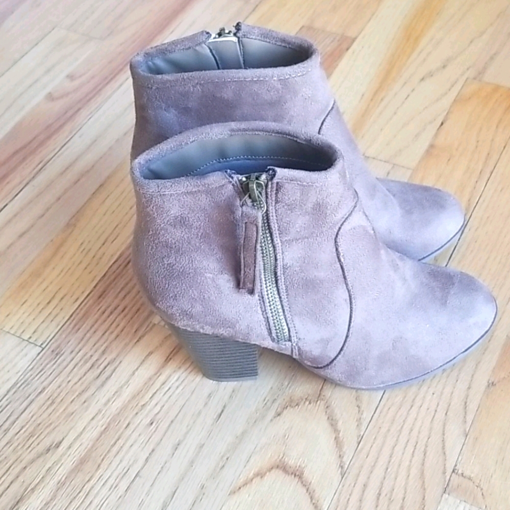 Journee Collection Link Bootie (Size 7)